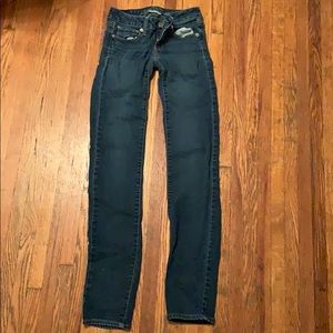 Women’s American Eagle skinny jeans
